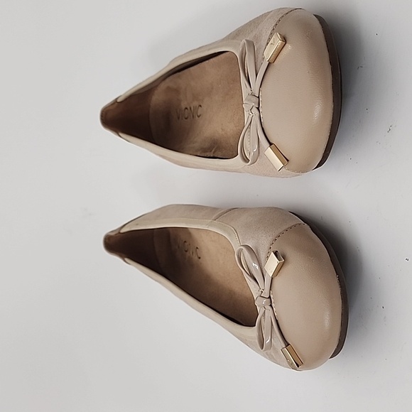 Vionic Minna Ballet Flat Beige Suede with Leather Toe and Heel Size 6 - Picture 2 of 14